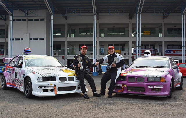 Tim GT Radial Racetech Pasang Kuda-Kuda