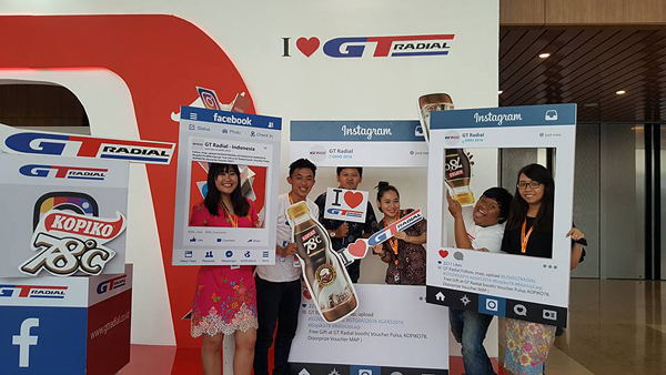 SERU-SERUAN LOMBA FOTO BOOTH GT RADIAL DI GIIAS 2016 