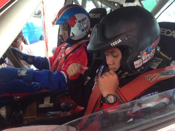 Duet Debut Perally GT Radial Rebut Podium Kelas Neraka Rally Retro
