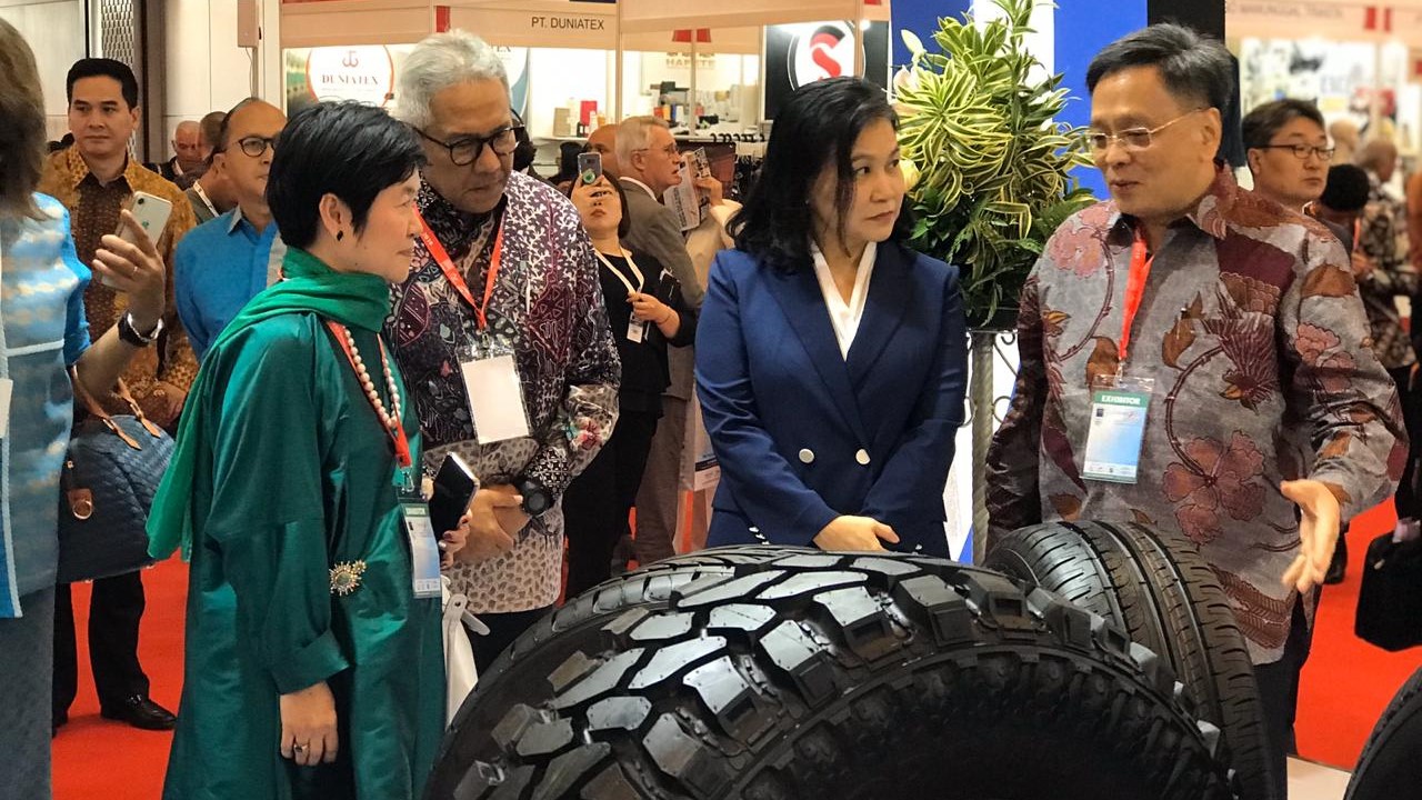 PT Gajah Tunggal Kembali Menerima Penghargaan Primaniyarta di Trade Expo Indonesia 2019