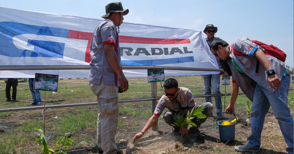 GT Radial Mendukung Inisiatif Hijau di Perayaan Ulang Tahun CALSIC ke-7 Tahun 2023 dengan Penanaman 1000 Bibit Pohon