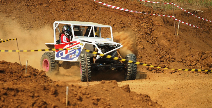 Ban GT Radial Membawa Mariachi Gunawan Unggul di Kejuaraan GT Radial Savero komodo Indonesia Xtreme 4X4 Individual 2014 Seri I